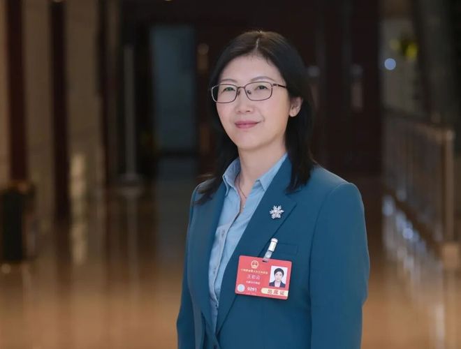 全国人大代表王彩云：培育奶业新质生产力筑